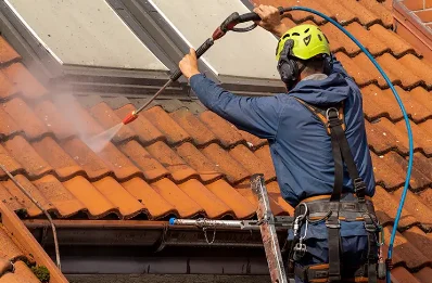 Démoussage et hydrofuge de toiture à Rédené